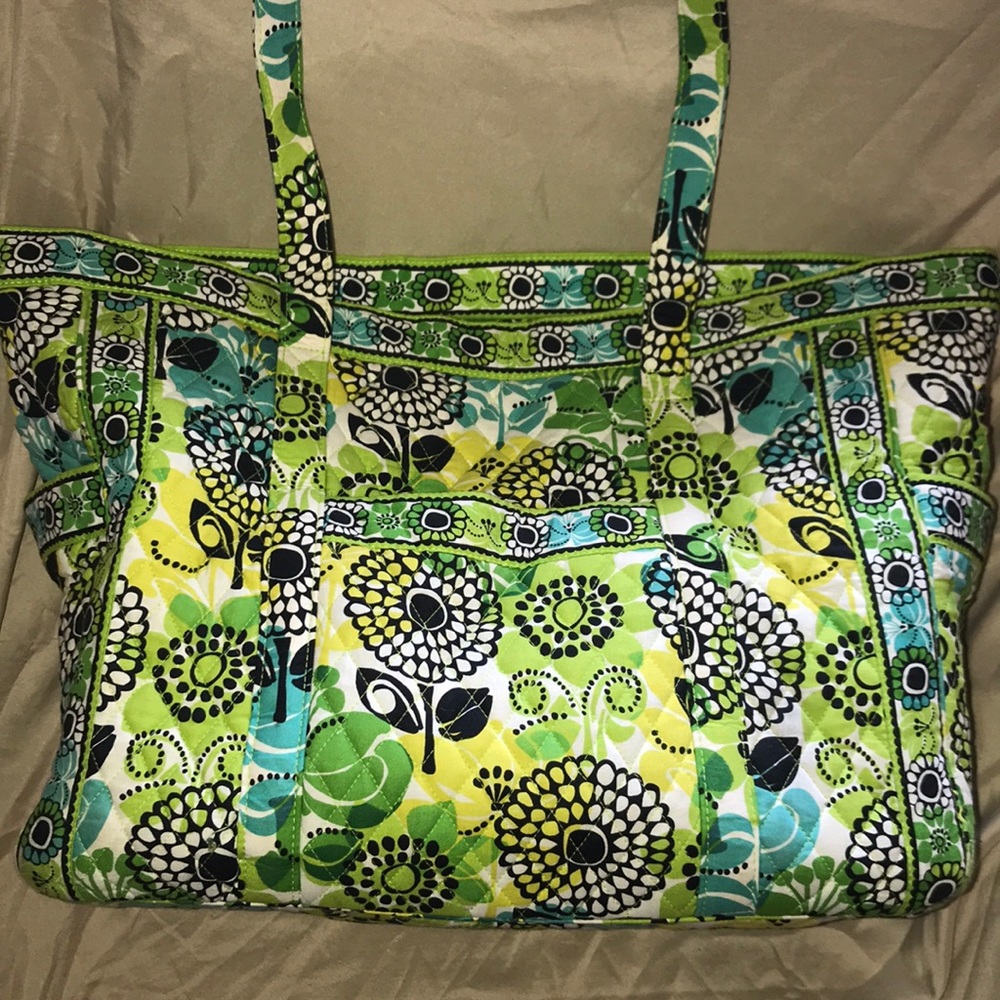 Vera Bradley extra large zippered tote